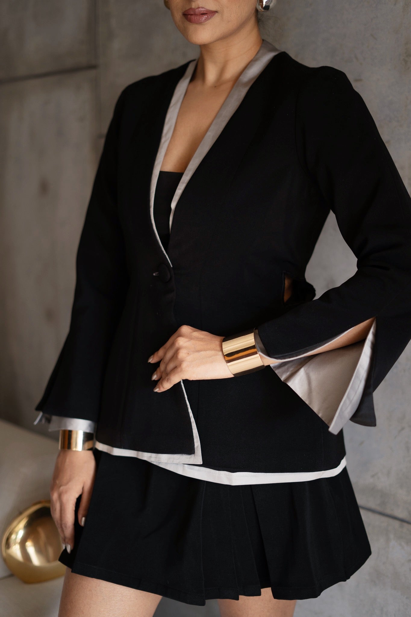 Alisha Pekha in Arisa Blazer