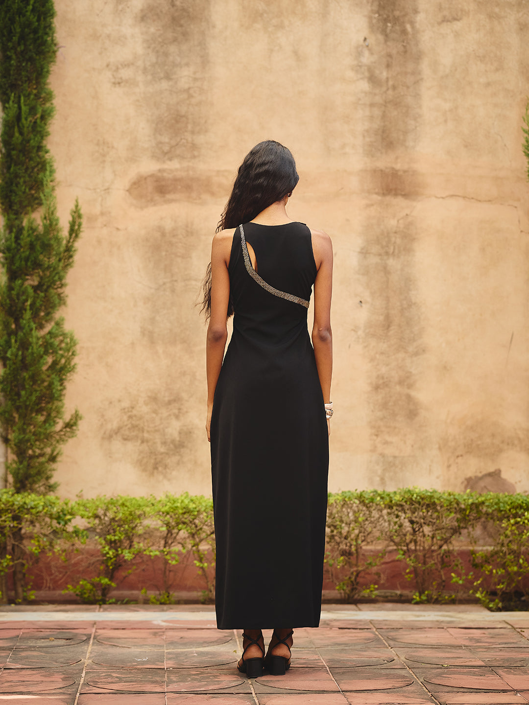 Tia Sleeveless Gown